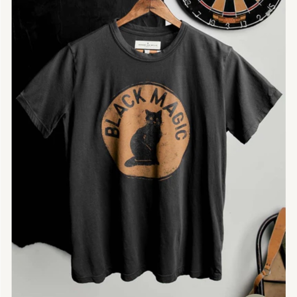 Imogene + Willie Large “black magic” t-shirt